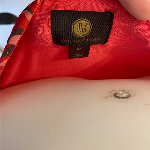 JM Collection Red and Green Patterned Top - Picture 2 of 5